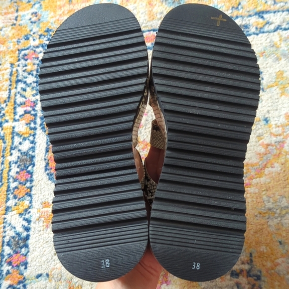 Free People Chelsea Embossed Snake Print Strappy Platform Sandals Beige Black 38 - Picture 13 of 16